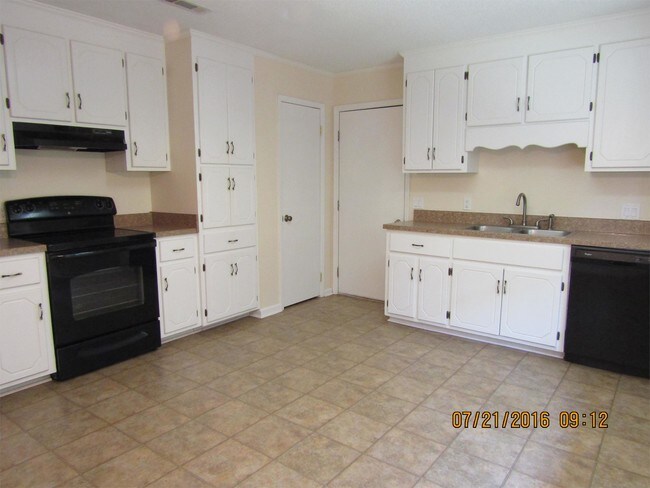 Building Photo - 313 Ridgeway Dr