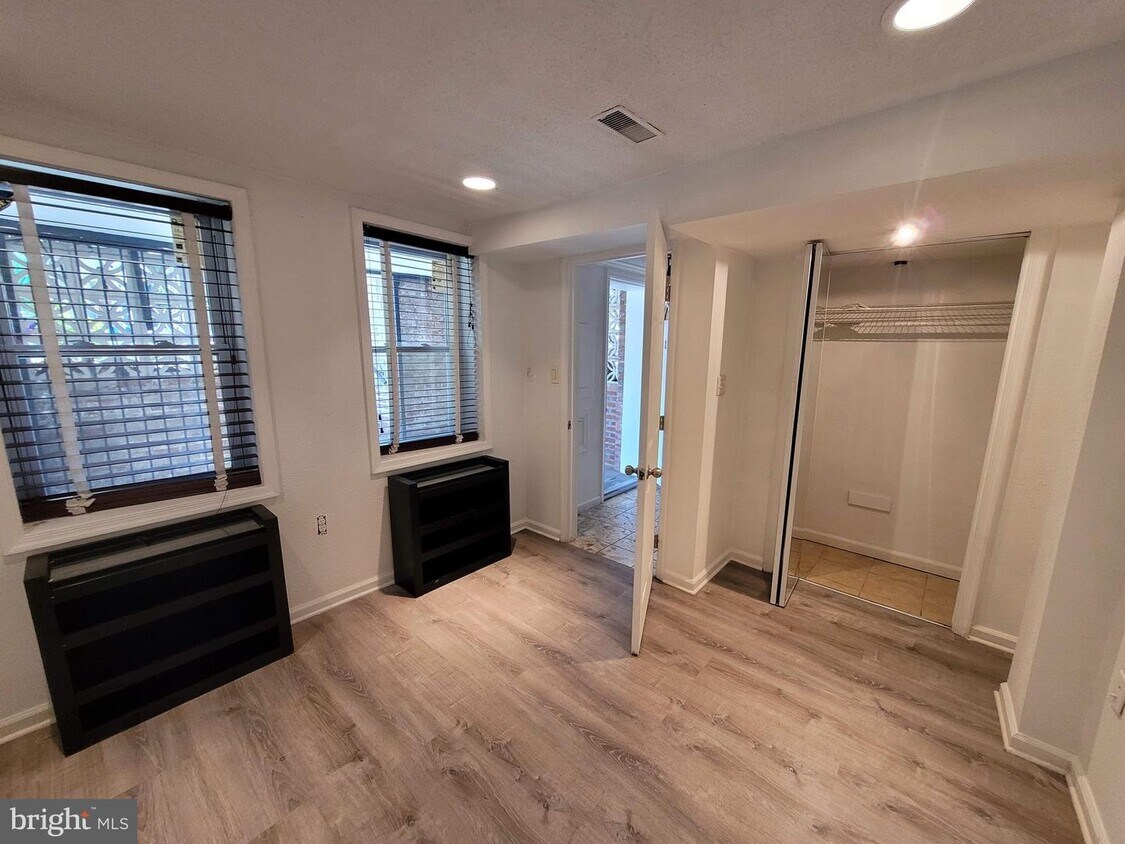 Foto principal - 18 Girard St NE