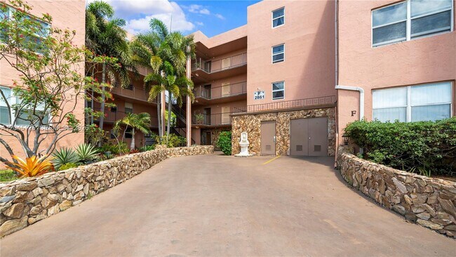 Foto del edificio - 2861 Somerset Dr