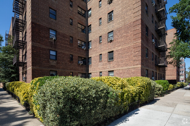 Building Photo - 99-65 64th Rd