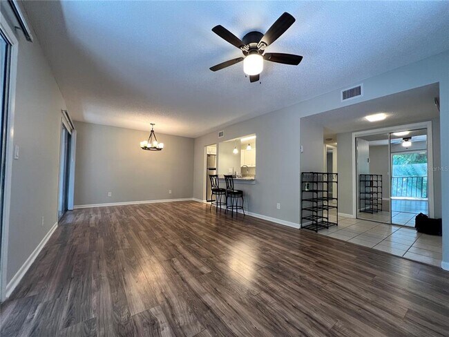 Foto del edificio - 100 Sweetgum Woods Ct