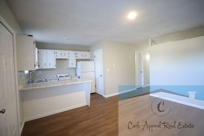 Foto del edificio - Utilities included plus cable and internet!! Newly renovated 1 bed/1 bath apt - HUD accepted!!