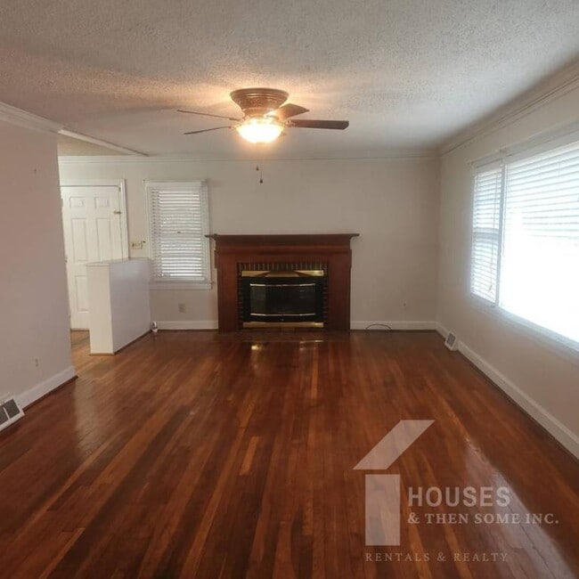 Building Photo - 813 Fox Squirrel Ridge Rd