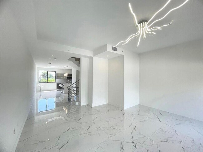 Foto del edificio - 113 SE 1st Cir