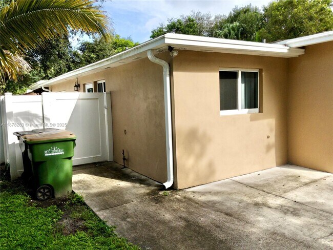 Foto del edificio - 13275 NE 4th Ave