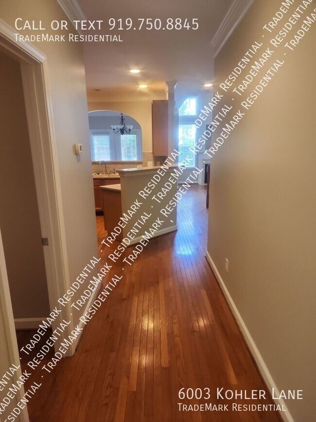 Foto del edificio - BEAUTIFUL Townhome - 3 Bedrooms, 2.5 Bathr...