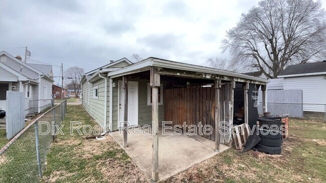 Building Photo - 9-9 E Main St