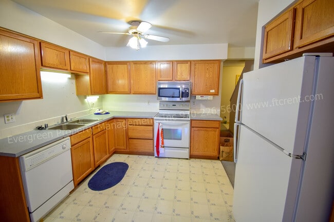 Building Photo - 2030 Pecos Pl