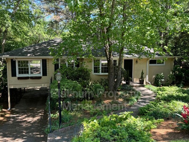 Building Photo - 383 Springdale Dr NE