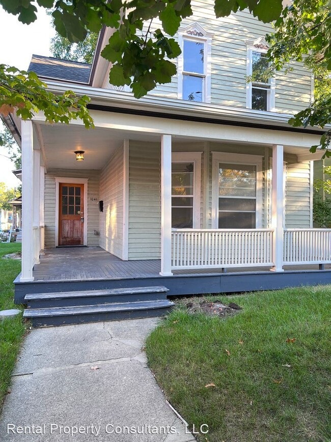 Building Photo - 4 br, 2 bath House - 1041 Wealthy Street SE