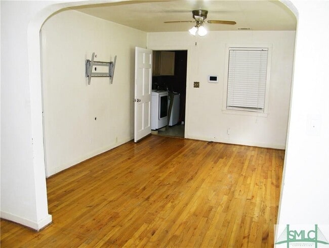 Building Photo - Single-family home