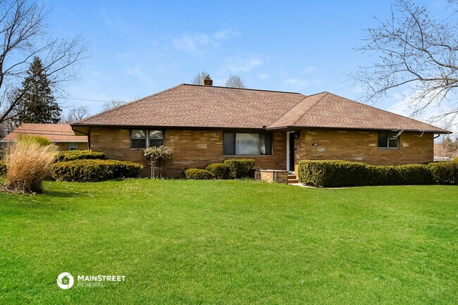 Building Photo - 688 Radford Dr