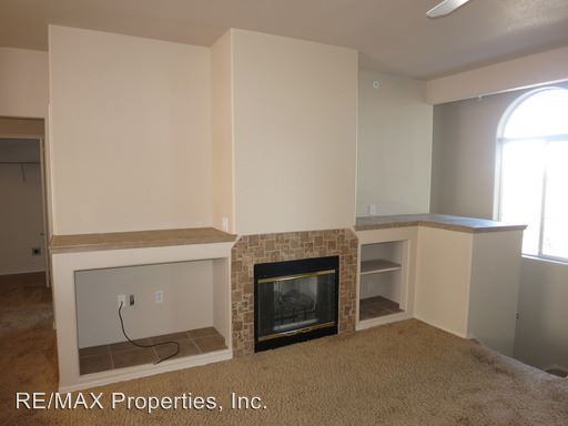 Building Photo - 1767 Courtyard Hts