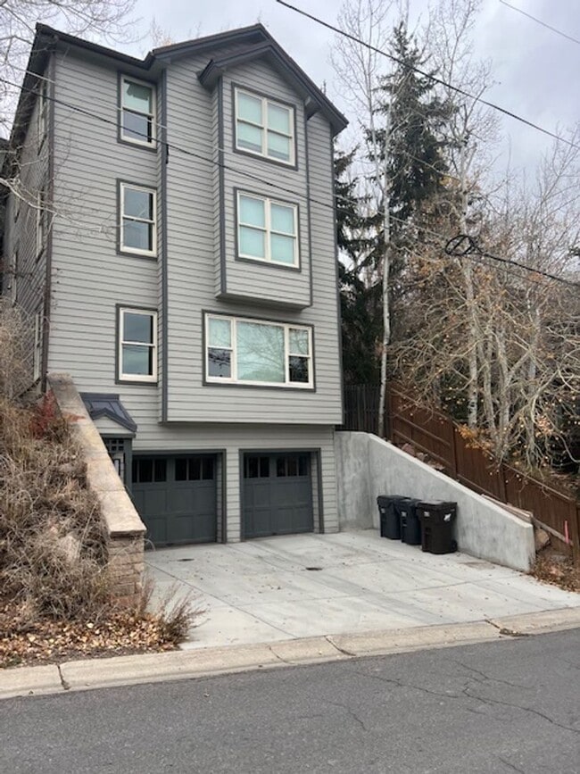 Building Photo - 68 King Rd