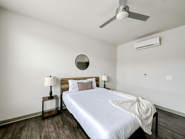 Foto del edificio - 217 E 4th St