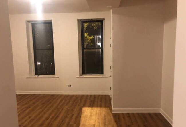 Building Photo - 1021 S Racine Ave
