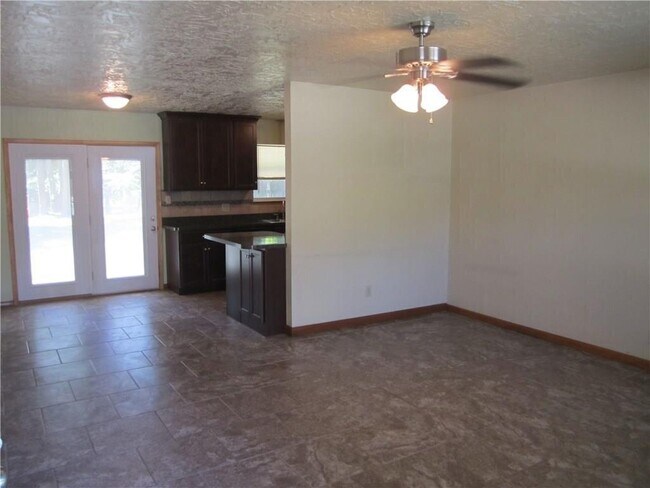 Building Photo - 212 S Mercedes Dr