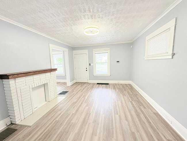 Building Photo - 2324 Upton Ave