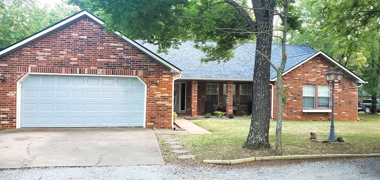 Foto principal - 10364 East 3rd Street