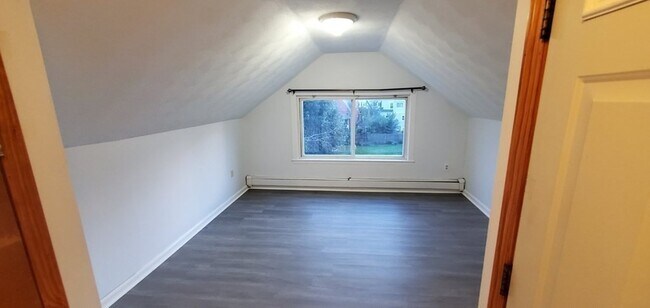 Foto del edificio - 33 Lloyd Rd