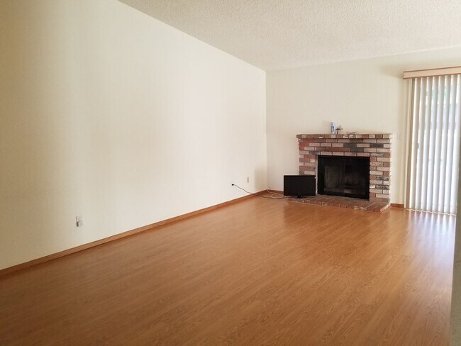 Foto del edificio - 2435 Marquette Way