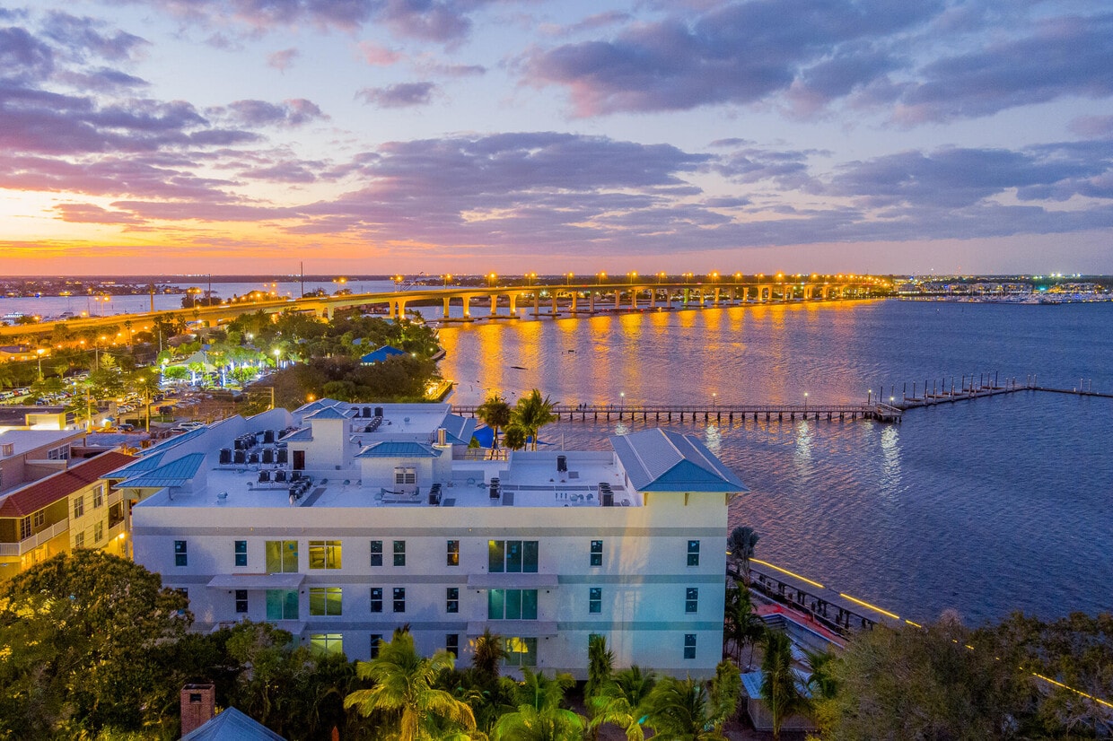 41 SW Seminole St Unit 203, Stuart, FL 34994 Condo for Rent in Stuart