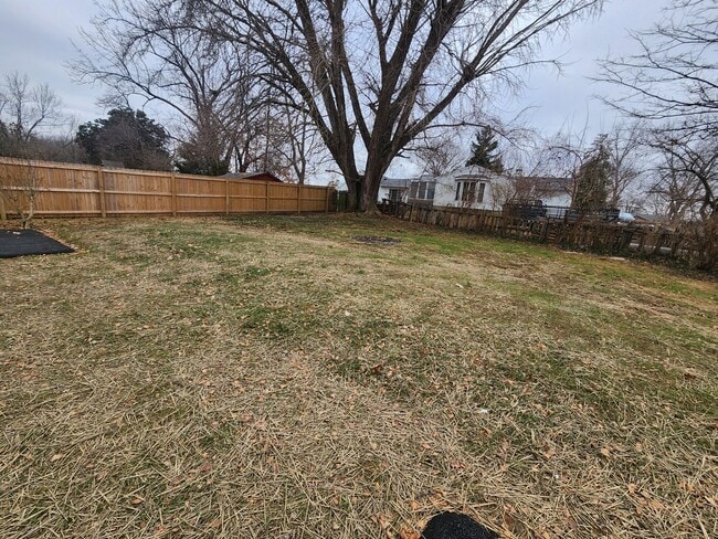 Building Photo - Charming 3 bedroom 1 bath in Crestwood wit...