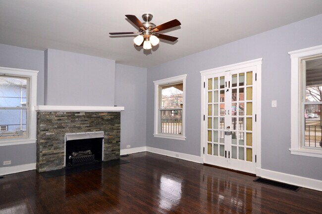 Foto del edificio - 5849 W Midway Park