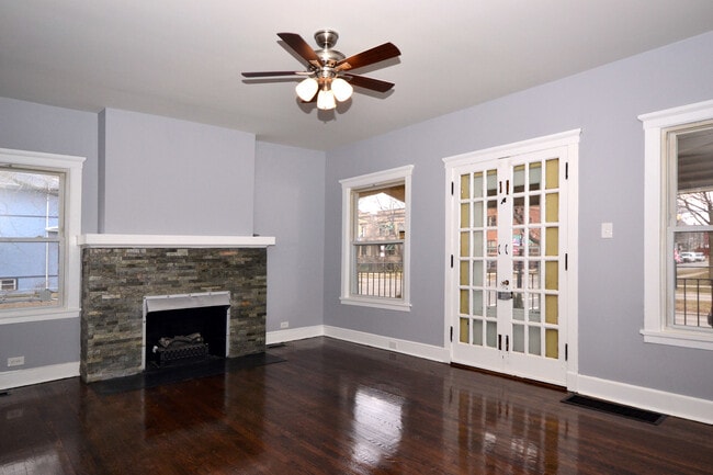 Building Photo - 5849 W Midway Park