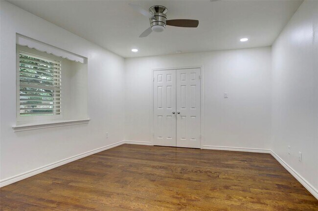 Foto del edificio - 6310 Autumn Arbor Dr