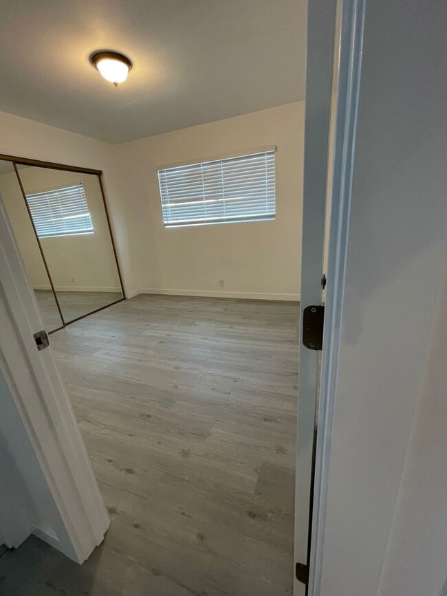 Foto del edificio - 5848 S Hoover St