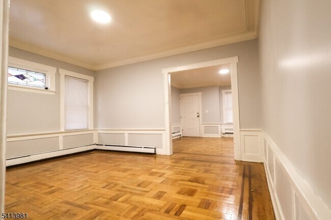 Building Photo - 19 Poe Ave