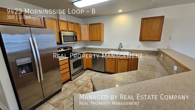Building Photo - Dog Friendly South Anchorage 3 bed Townhom...