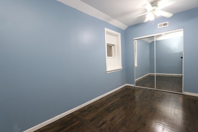 Foto del edificio - 2242 N Mason Ave