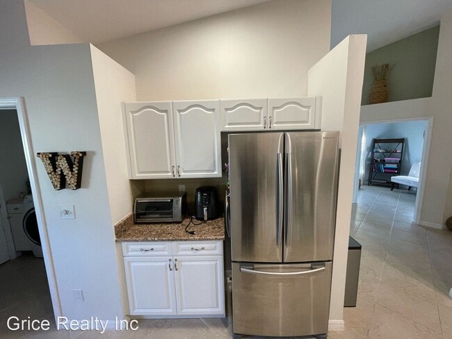 Foto del edificio - 2 br, 2 bath House - 5397 Whitten Dr.  #97