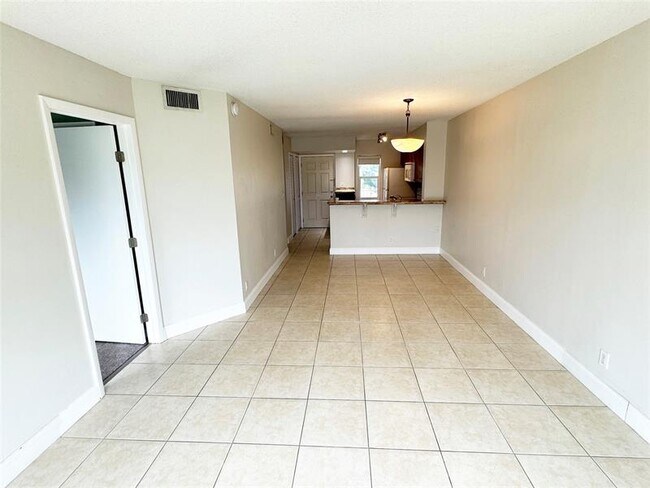 Foto del edificio - 2108 S Cypress Bend Dr
