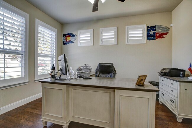 Building Photo - 2046 Sundown Dr