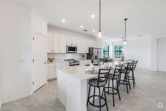 Building Photo - 2375 Montserrat Ln