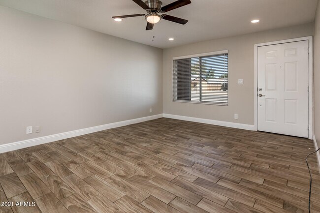 Building Photo - 4721 W Rosewood Dr