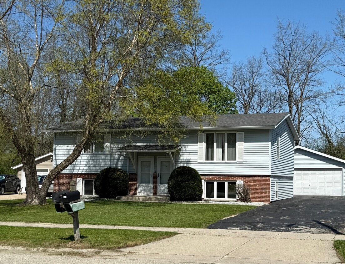 Foto principal - 632 S Colonial Pky