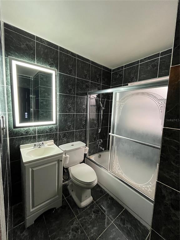 Building Photo - 918 W 11th St