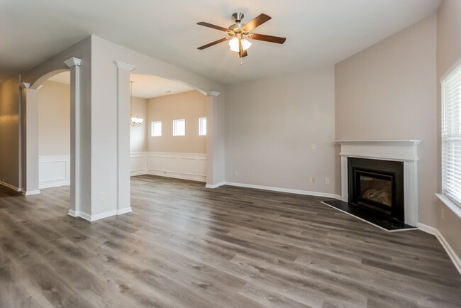 Building Photo - 42 Mercer Ln