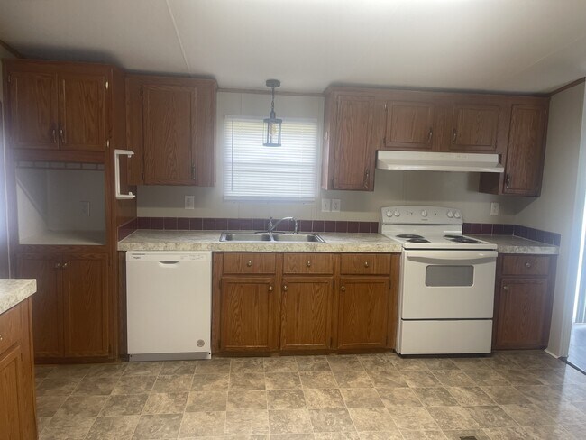 Building Photo - 350 Mockingbird Dr