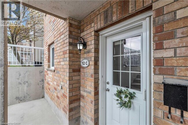 Building Photo - 50 Howe Dr