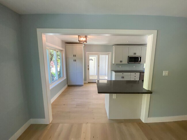 Building Photo - Gorgeously Remodeled Portola Valley Home
