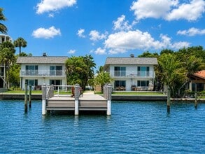 Building Photo - 1100 S Lake Dr