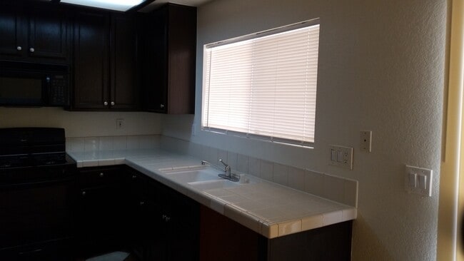 Building Photo - 474 Old Palms Dr