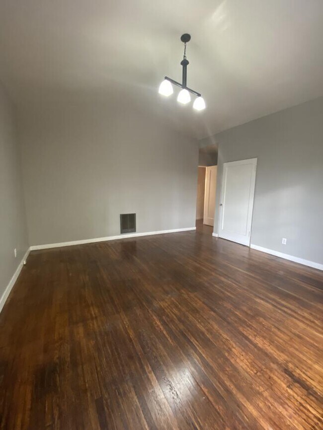 Building Photo - 1 bedroom in Berkeley CA 94709