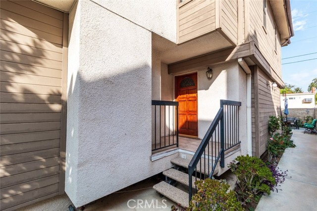 Building Photo - 514 N Isabel St