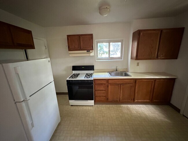 Foto del edificio - Available August 1, 2026; Lease will end July 27, 2027